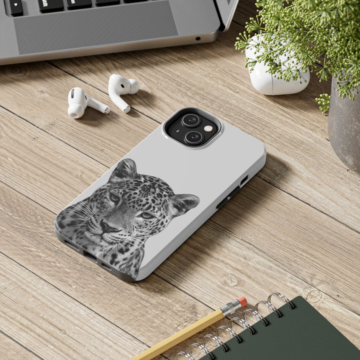 Stylish Tough Phone Case with Majestic Leopard Design