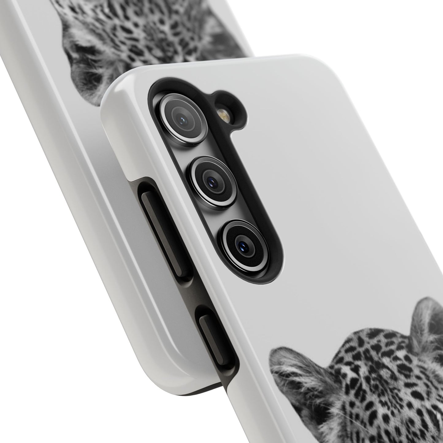Stylish Tough Phone Case with Majestic Leopard Design